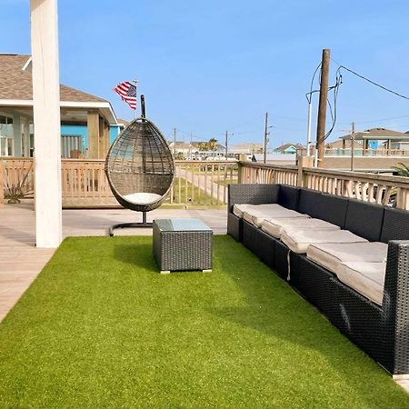 Chic Crystal Beach Escape With Deck - Walk To Beach! Bolivar Peninsula Экстерьер фото