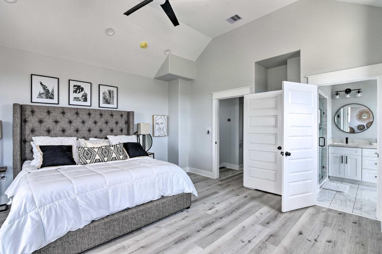 Chic Crystal Beach Escape With Deck - Walk To Beach! Bolivar Peninsula Экстерьер фото